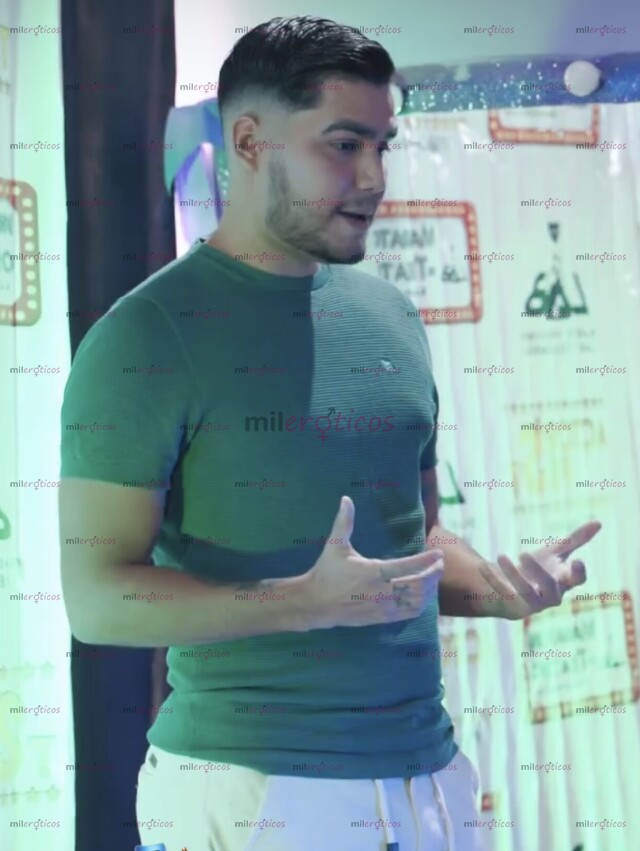 FOTOS DE VENEZOLANO CALIENTE DISPONIBLE Y SERVICIAL.