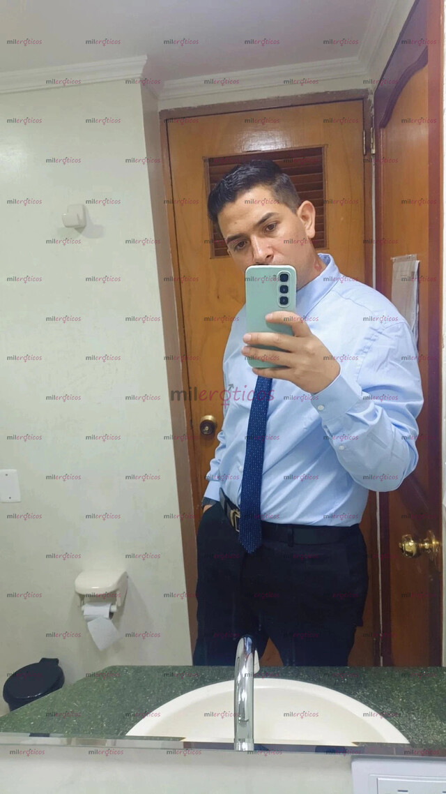 FOTOS DE JOVEN VENEZOLANO EN LA CIUDAD DE MEDELLÍN MSJ 3337010836