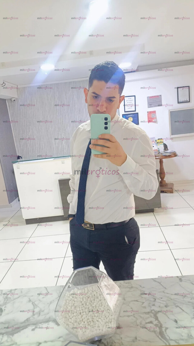 FOTOS DE JOVEN VENEZOLANO EN LA CIUDAD DE MEDELLÍN MSJ 3337010836