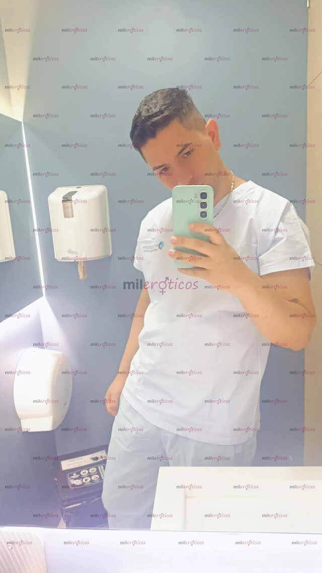 FOTOS DE JOVEN VENEZOLANO EN LA CIUDAD DE MEDELLÍN MSJ 3337010836