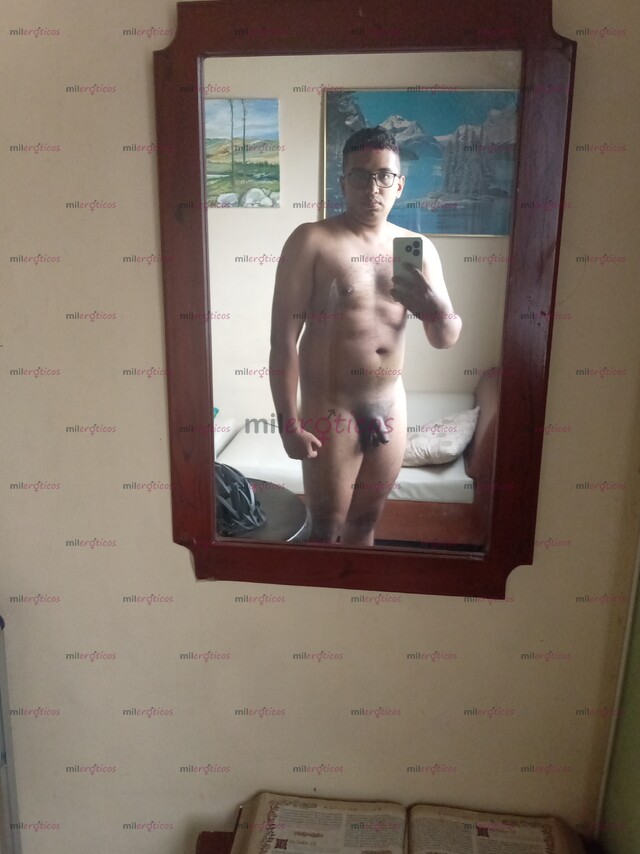 FOTOS DE JOVEN MORENO ALTO DISPUESTO A COMPLACERTE