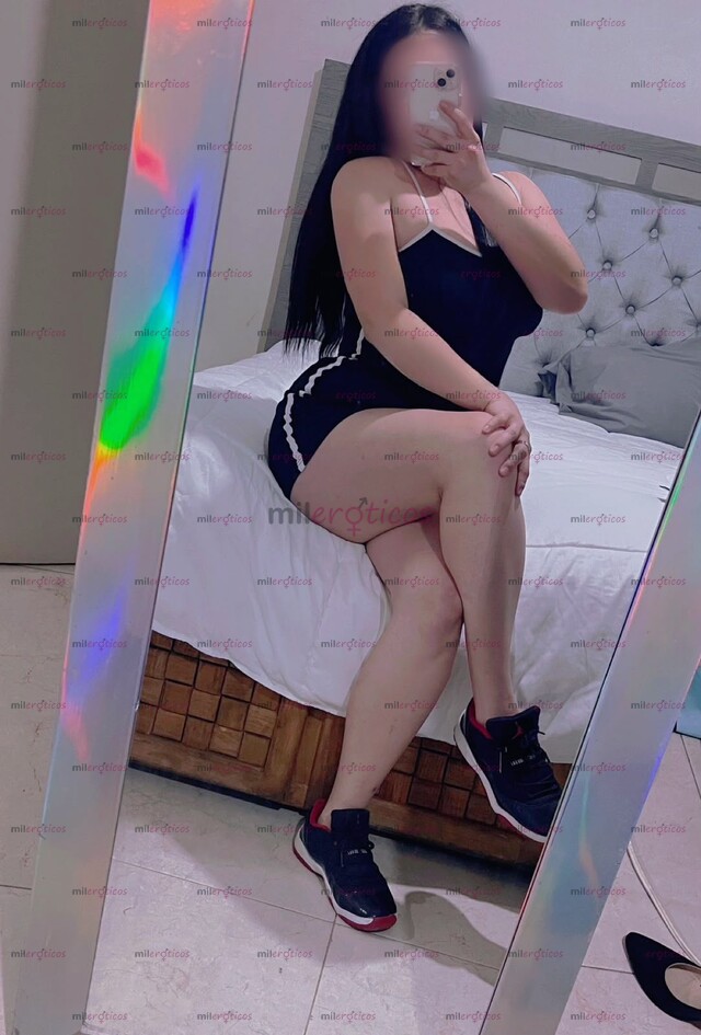 FOTOS DE ABRE MIS PIERNAS BB Y VE COMO SE MOJA MI PANOCHITA.