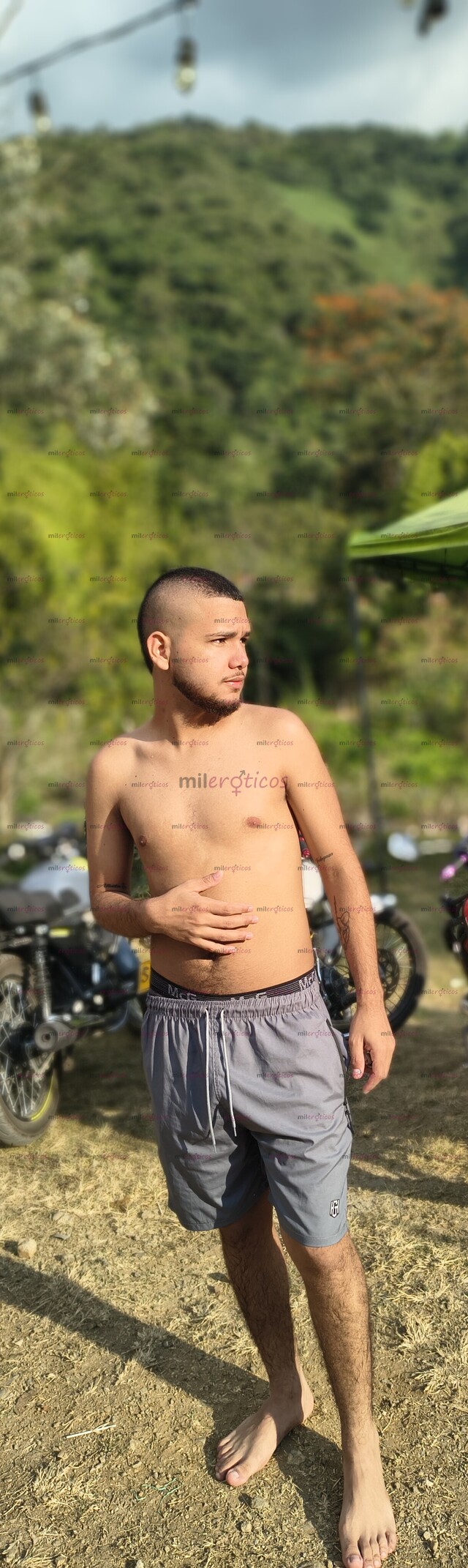 FOTOS DE SERIO, VERSATIL Y VARONIL A DISPOSICIÓN DE TUS FANTASIAS