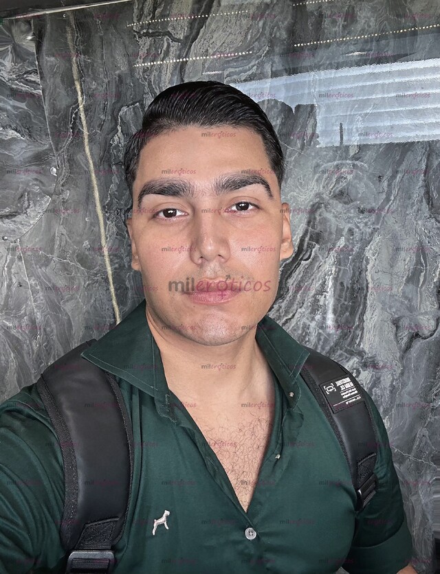 FOTOS DE VENEZOLANO CALIENTE DISPONIBLE Y SERVICIAL.