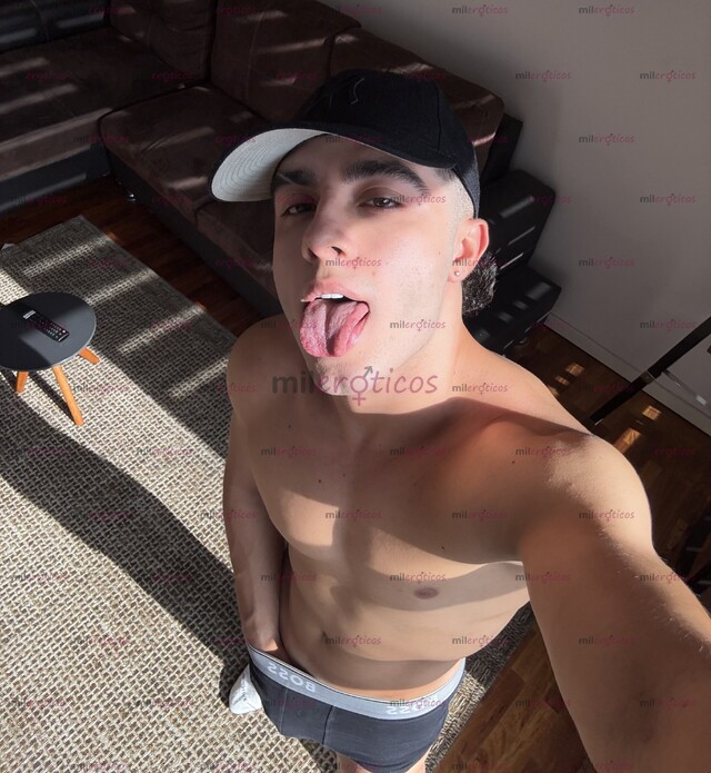 FOTOS DE JOVEN PAISA CALIENTE DISPUESTO A COMPLACERTE
