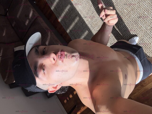 FOTOS DE JOVEN PAISA CALIENTE DISPUESTO A COMPLACERTE