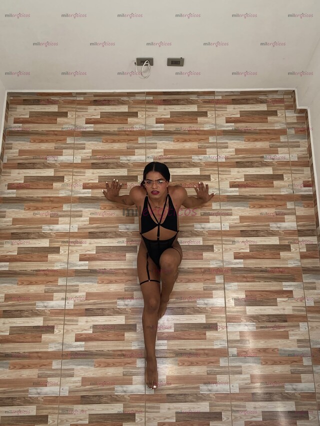 FOTOS DE CARITA PORCELANA, MIRADA DE DIABLA, VEN Y LLÉNAME DE TU LECHITA, CON SITIO
