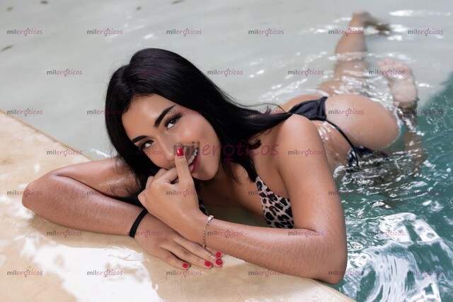 FOTOS DE SOY UNA ZORRITA EN LA CAMA, ME ENCANTA QUE ME COJAN, TENGO 19 AÑOS