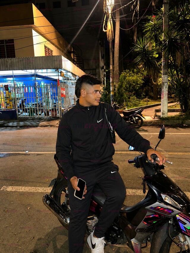 FOTOS DE JOVEN ALTO Y VERGON MUY CALIENTE Y DOMINANTE