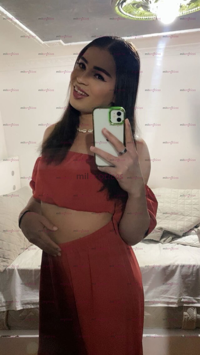 FOTOS DE CHICA TRANS ALEGRE ESPONTÁNEA Y MUY ESTRECHA PARA TI