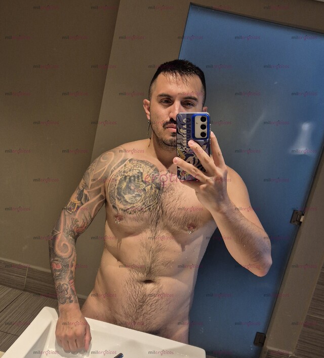 FOTOS DE UN MACHO ACTIVO. FETICHISTA Y DOMINANTE.