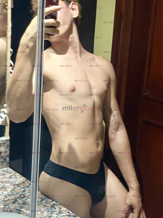 FOTOS DE MUÑECO TWINK CALIENTE EN BUSCA DE COMPLACER TUS FANTASÍAS DADDY