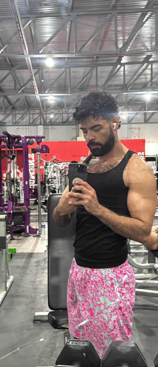 FOTOS DE JEFF. CUBANO , ALTO, DOTADO, ATRACTIVO, ENÉRGICO Y ALTAMENTE SEXUAL
