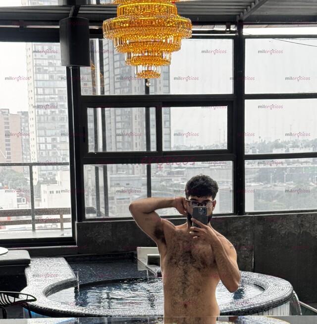 FOTOS DE JEFF. CUBANO , ALTO, DOTADO, ATRACTIVO, ENÉRGICO Y ALTAMENTE SEXUAL