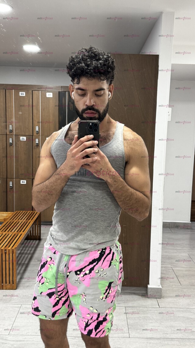 FOTOS DE JEFF. CUBANO , ALTO, DOTADO, ATRACTIVO, ENÉRGICO Y ALTAMENTE SEXUAL