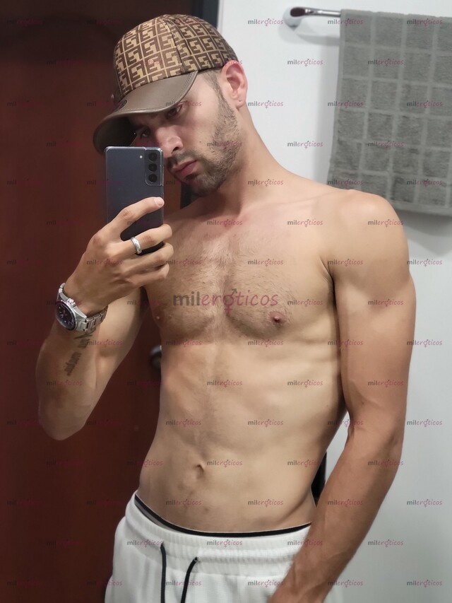 FOTOS DE MACHO ACTIVO BARBADO ALTO 19CM, TENGO SITIO PRIVADO DISPONIBLE 24 7