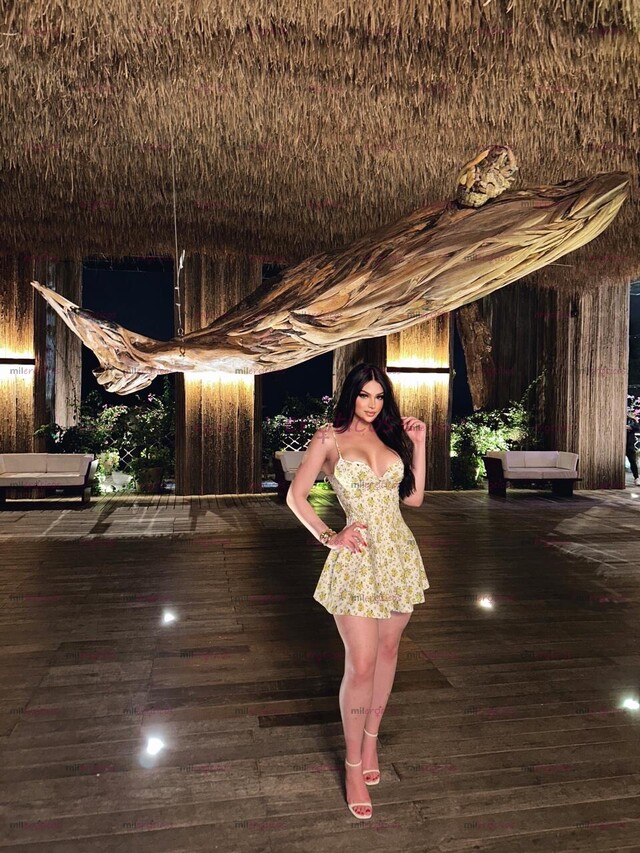 FOTOS DE MODELO TRANS EXCLUSIVA PARA CUMPLIR TUS FANTASIAS