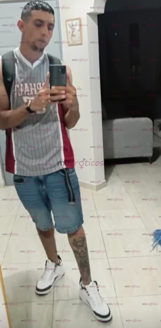 FOTOS DE CONTENIDO PREMIUM JOVEN DOTADO CUERPO ATLÉTICO MUY COMPLACIENTE