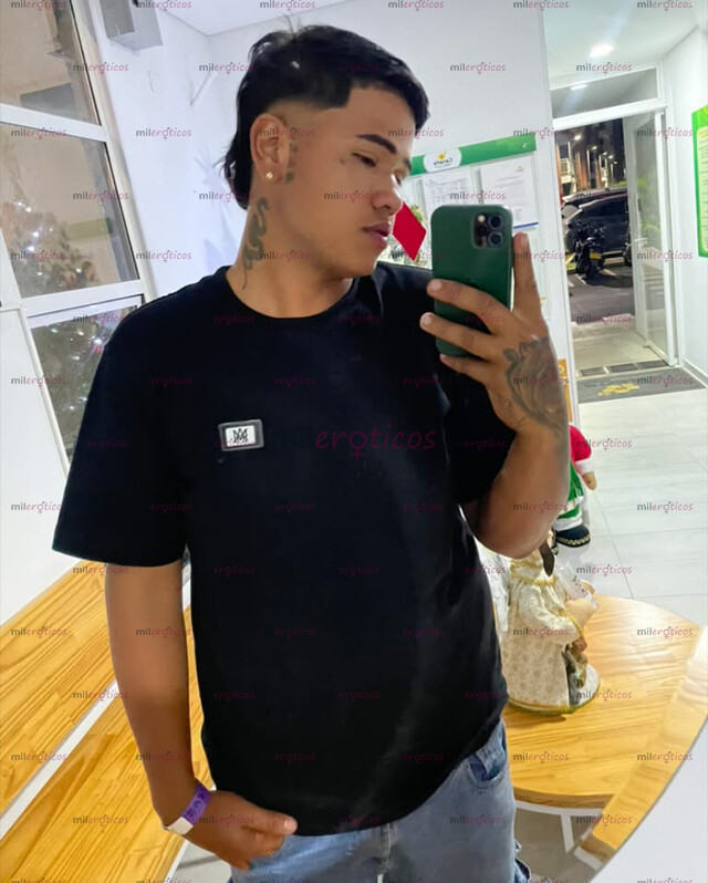 FOTOS DE HOMBRE ALTO MORENO Y VERGON MUY CALIENTE Y LECHERO