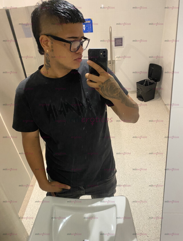 FOTOS DE HOMBRE ALTO MORENO Y VERGON MUY CALIENTE Y LECHERO