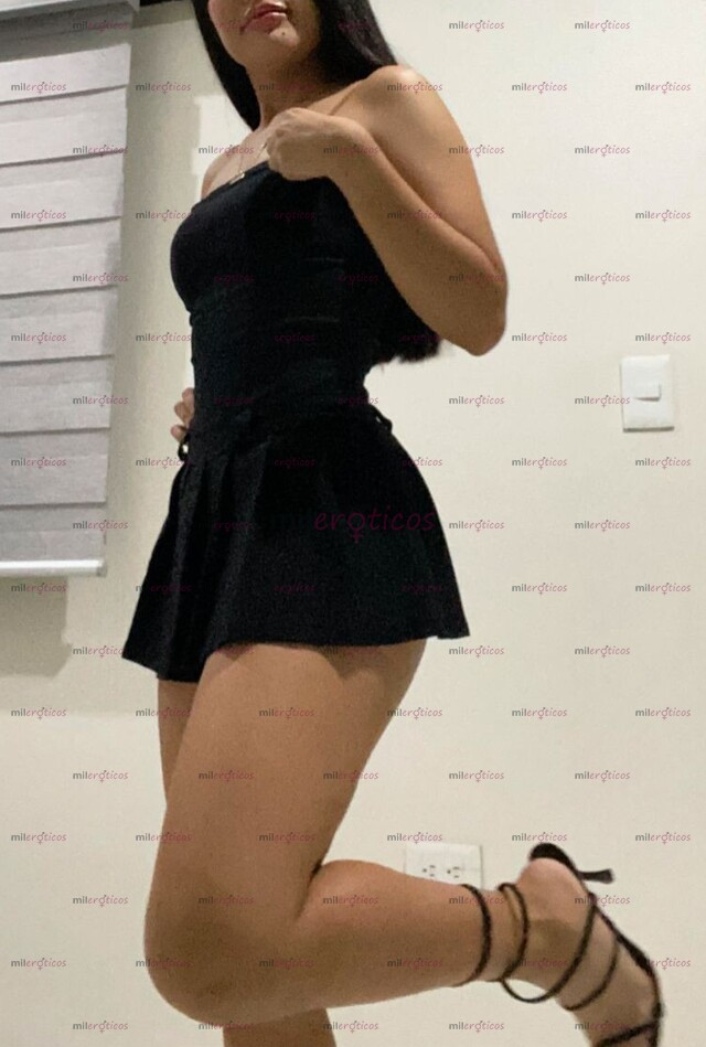 FOTOS DE CHICA GUAPA JOVENCITA CUERPO NATURAL DE GYM PELINEGRA COMPLACIENTE