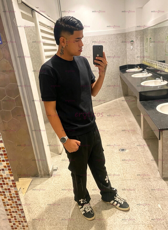 FOTOS DE HOMBRE ALTO MORENO Y VERGON MUY CALIENTE Y LECHERO