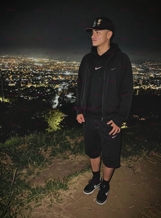 FOTOS DE HOMBRE ALTO MORENO Y VERGON MUY CALIENTE Y LECHERO