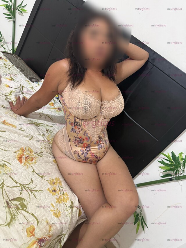 FOTOS DE SOL, JOVEN CURVY, NALGONA Y TETONA IMPRESIONANTE
