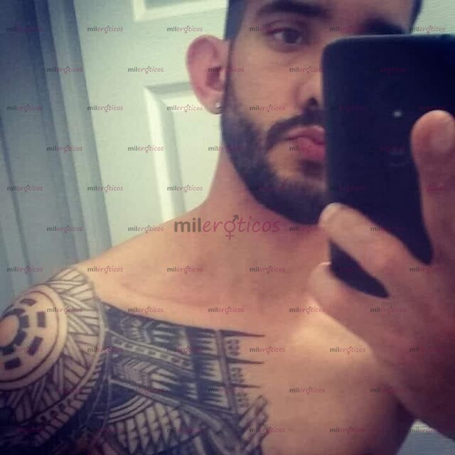 FOTOS DE VENEZOLANO TATUADO VARONIL BARBA HETERO SUPER HOT
