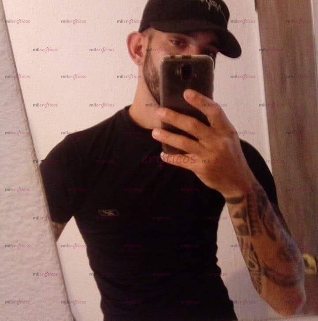 FOTOS DE VENEZOLANO TATUADO VARONIL BARBA HETERO SUPER HOT