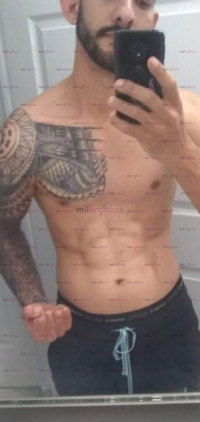 FOTOS DE VENEZOLANO TATUADO VARONIL BARBA HETERO SUPER HOT