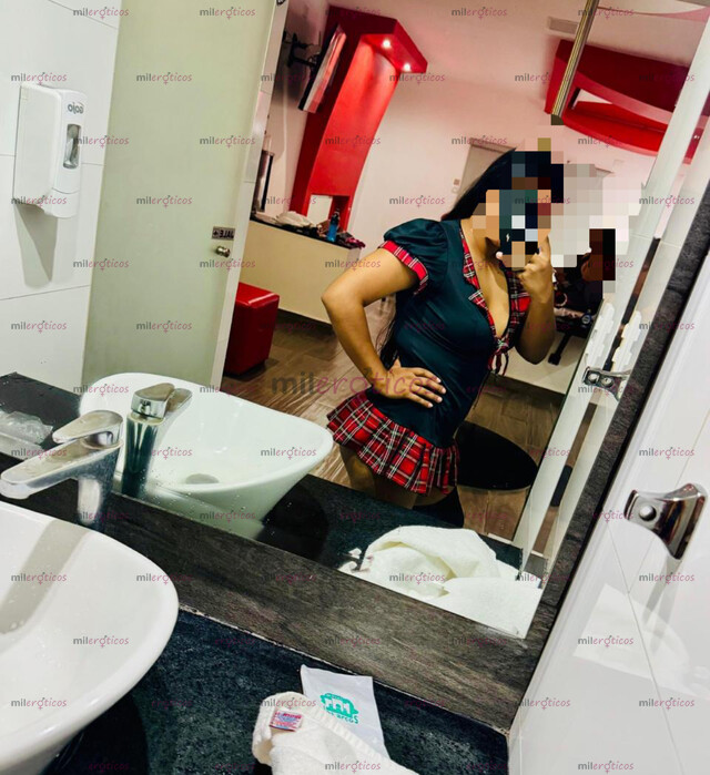 FOTOS DE HOLA MI AMOR SOY DANNA BONITA CHICA UNIVERSITARIA CACHONDA