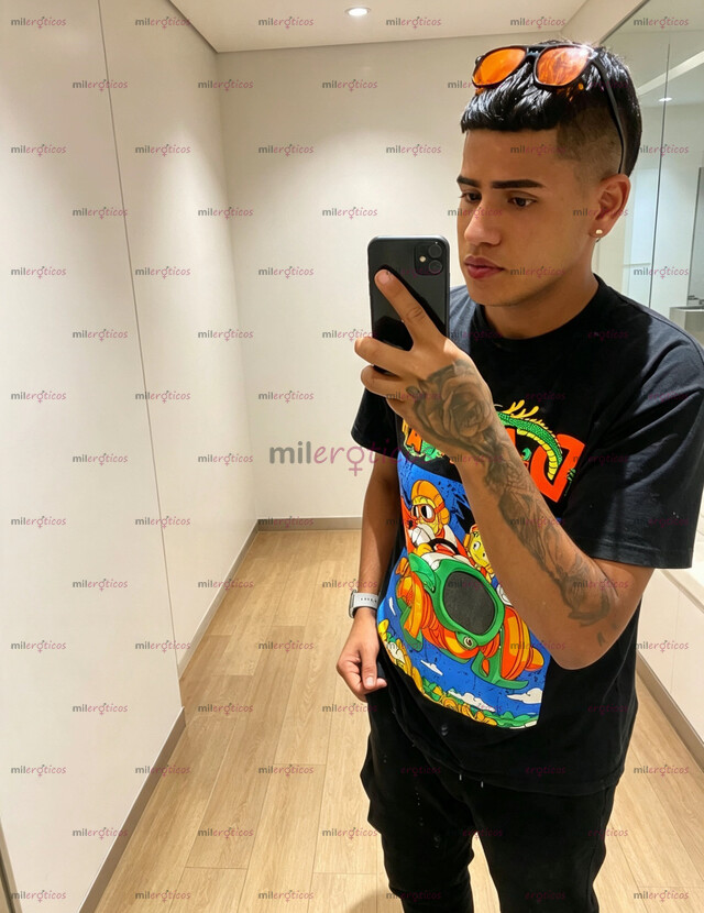 FOTOS DE JOVEN ALTO Y VERGON MUY CALIENTE Y DOMINANTE
