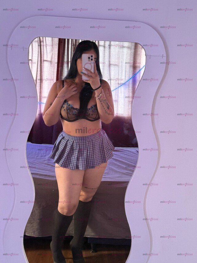 FOTOS DE YESSICA, HERMOSA NIÑA DE 20 AÑOS CON RICAS TETAS GRANDES Y DELICIOSAS CADERAS!