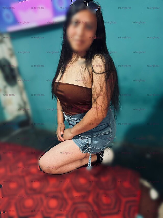 FOTOS DE HOLA MI AMOR SOY LESLI GUAPA DELGADA Y CON GANAS DE PASARLA RICO