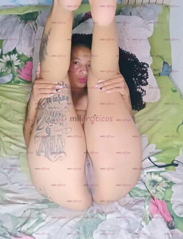 FOTOS DE TU MILFS QUE SE ABRE DE PIERNAS PARA TI MIENTRAS ME TOCO Y ME METO TODO .