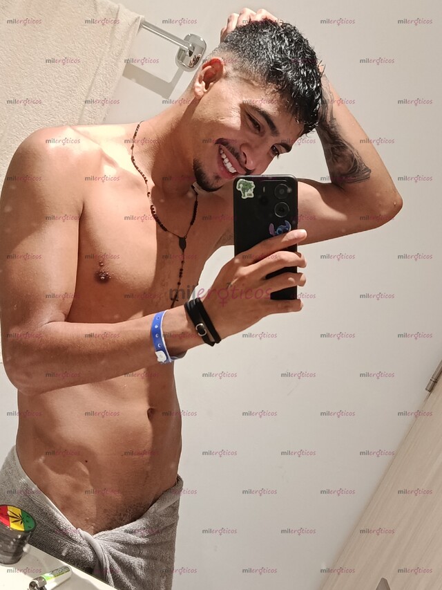 FOTOS DE ATRACTIVO, MASCULINO Y CON LA PICARDÍA QUE TE DEJARÁ CON GANAS DE MÁS