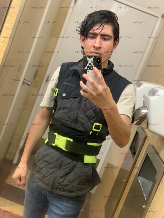 FOTOS DE GIGOLO JOVEN PERO BASTANTE FOGOSO ,SOLO MUJERES