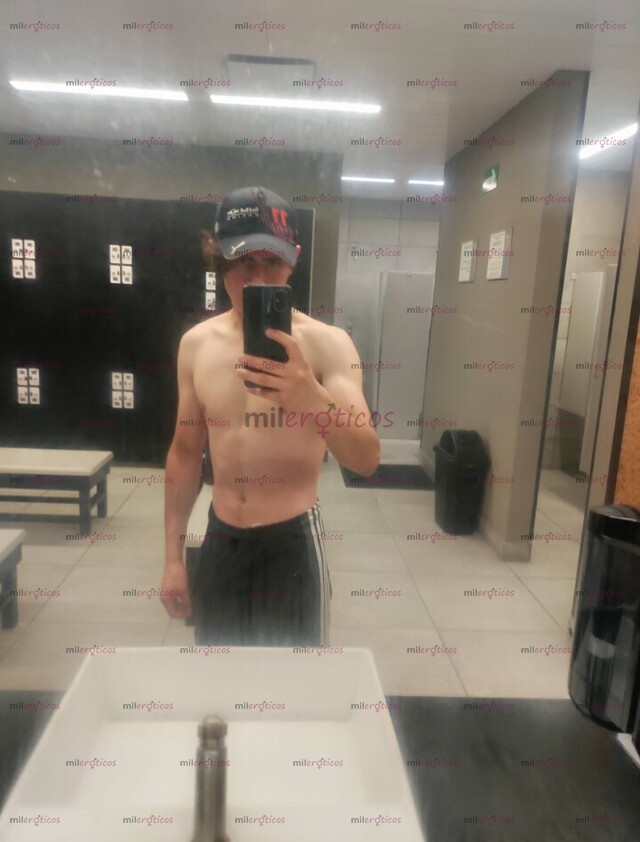 FOTOS DE GIGOLO JOVEN PERO BASTANTE FOGOSO ,SOLO MUJERES
