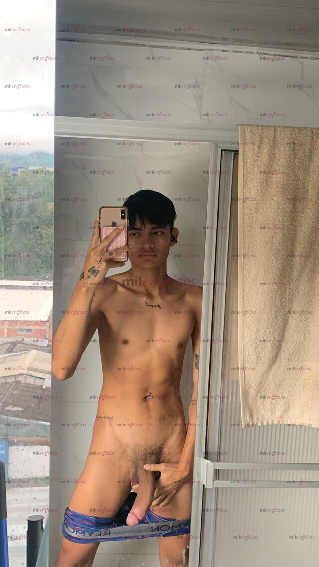 FOTOS DE JOVEN VERGON DE 21CM, MUY CALIENTE Y CULIADOR