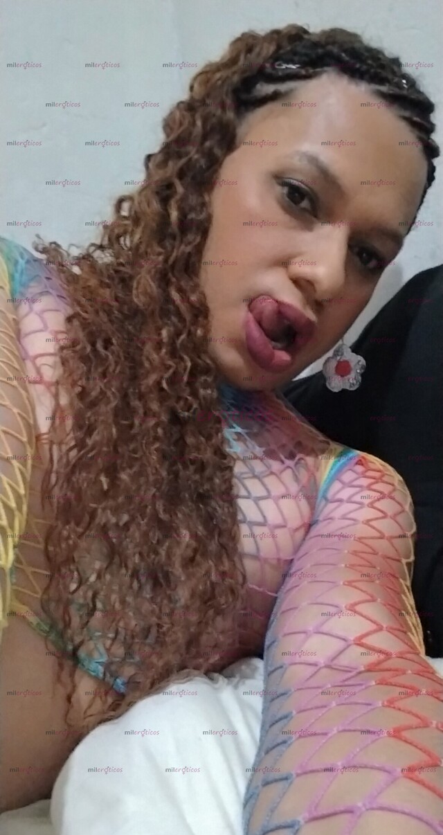 FOTOS DE CON ESTA BOCA Y MI CULASO SOY LA MEJOR CULIANDO Y HAGO GÁRGARAS CON TU LECHE