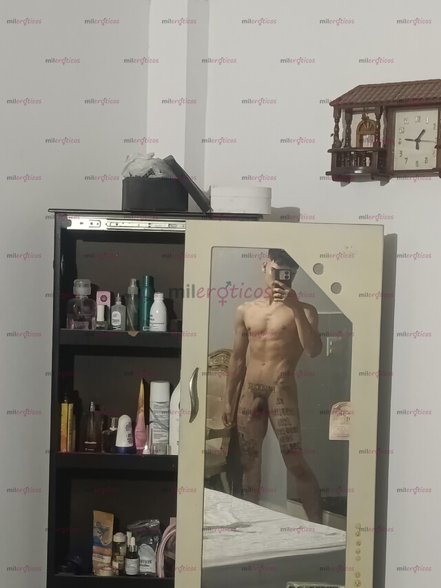 FOTOS DE POLLITO CARILINDO BIEN DOTADO Y CON BASTANTE LECHITA