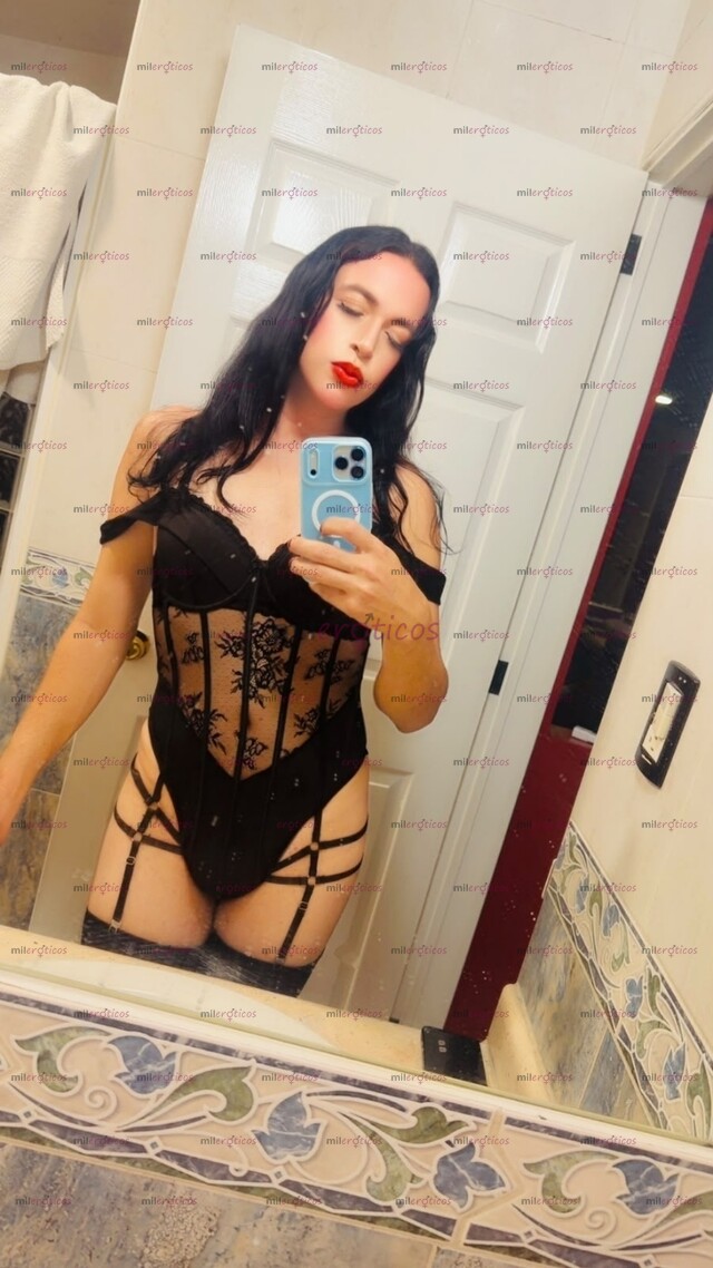 FOTOS DE ÚLTIMA NOCHE!! TRANS CUERPO NATURAL ALTA PIEL BLANCA CON UN CARAMELO GRANDE....