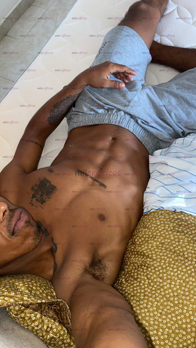 FOTOS DE VERSÁTIL DISPUESTO A COMPLACER TUS FANTASÍAS SEXUALES