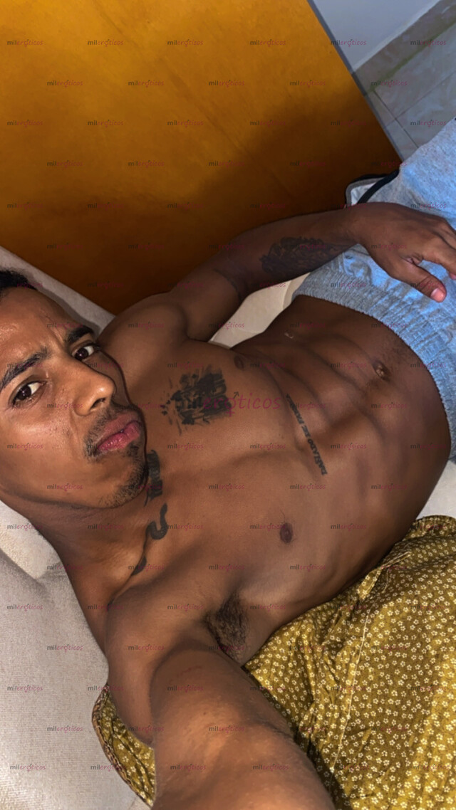 FOTOS DE VERSÁTIL DISPUESTO A COMPLACER TUS FANTASÍAS SEXUALES
