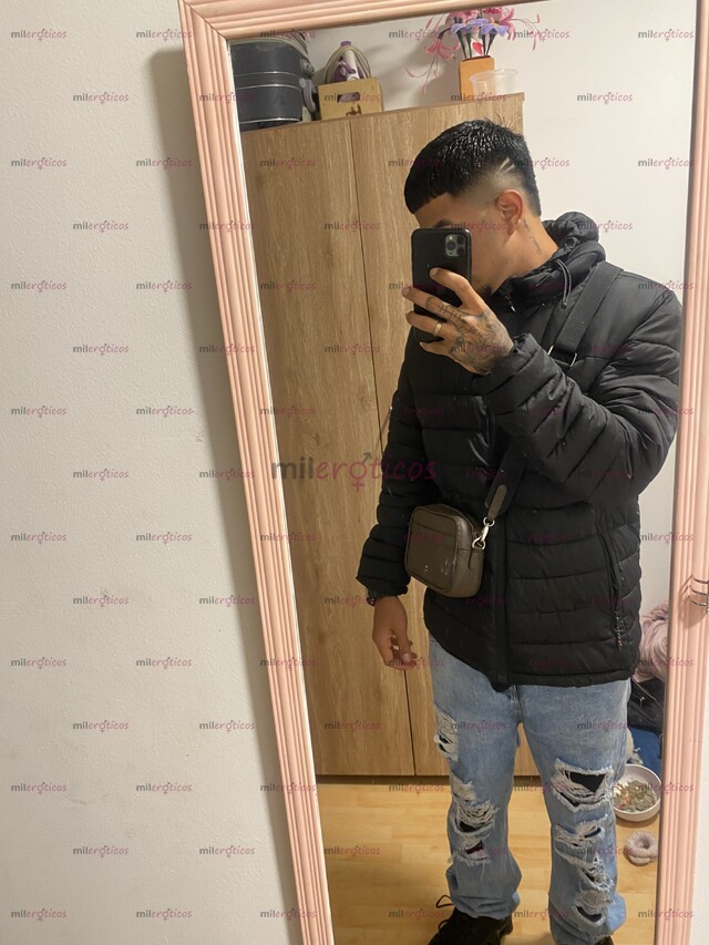 FOTOS DE CHICO BIEN DOTADO, ATREVIDO Y LISTO PARA HACERTE PERDER LA CABEZA!
