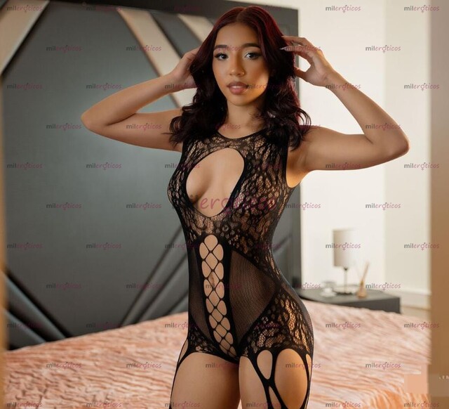 FOTOS DE COSTEÑA IVANNA FLACA POLLITA DE 18 AÑOS MUY CARIÑOSA Y COMPLACIENTE..