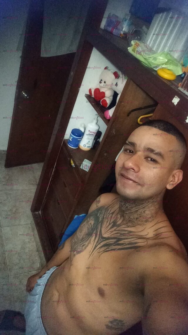 FOTOS DE MORENO TATUADO SIMPÁTICO TE DARÉ TRATO DE NOVIOS SIN PROBLEMAS UN SERVICIO