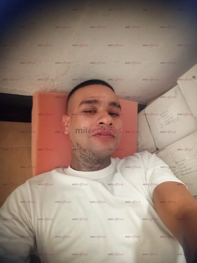 FOTOS DE MORENO TATUADO SIMPÁTICO TE DARÉ TRATO DE NOVIOS SIN PROBLEMAS UN SERVICIO