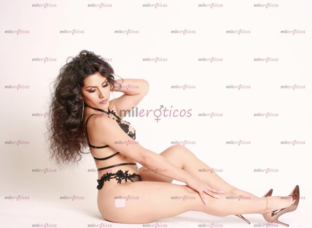 FOTOS DE HERMOSA CHICA TRANS GUAPA Y DOMINANTE INTERACTIVA DISPONIBLE 24 HRS